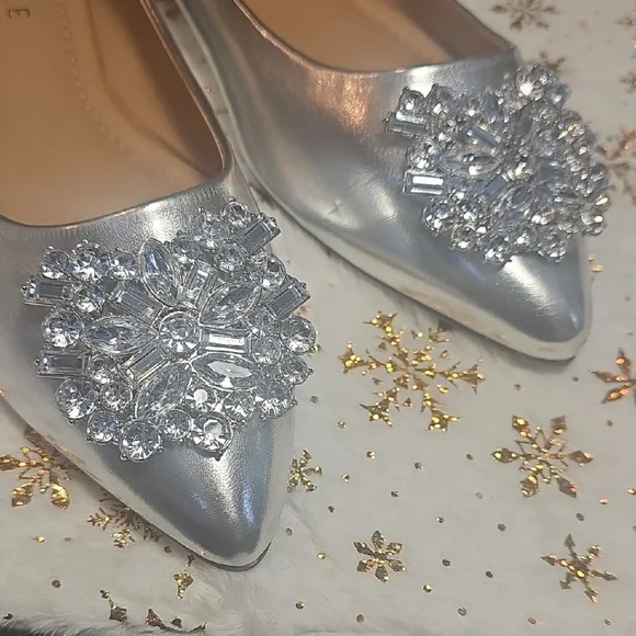 Journee Collection Silver Flats with Crystal Accents - Picture 3 of 9